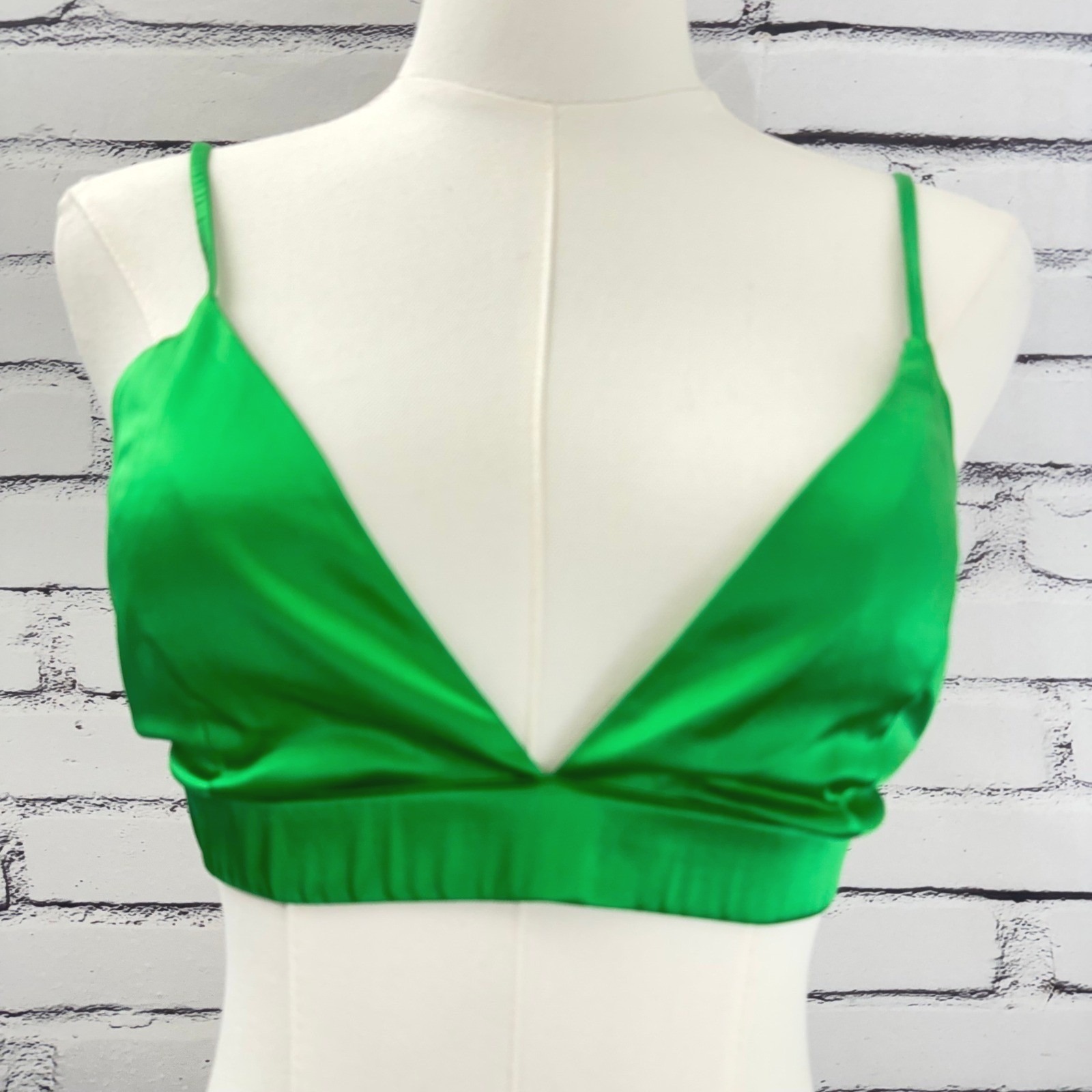 Ser.O.Ya Kelly Green Silk Bralette Top V-Neck Adjustable Straps Size X Small